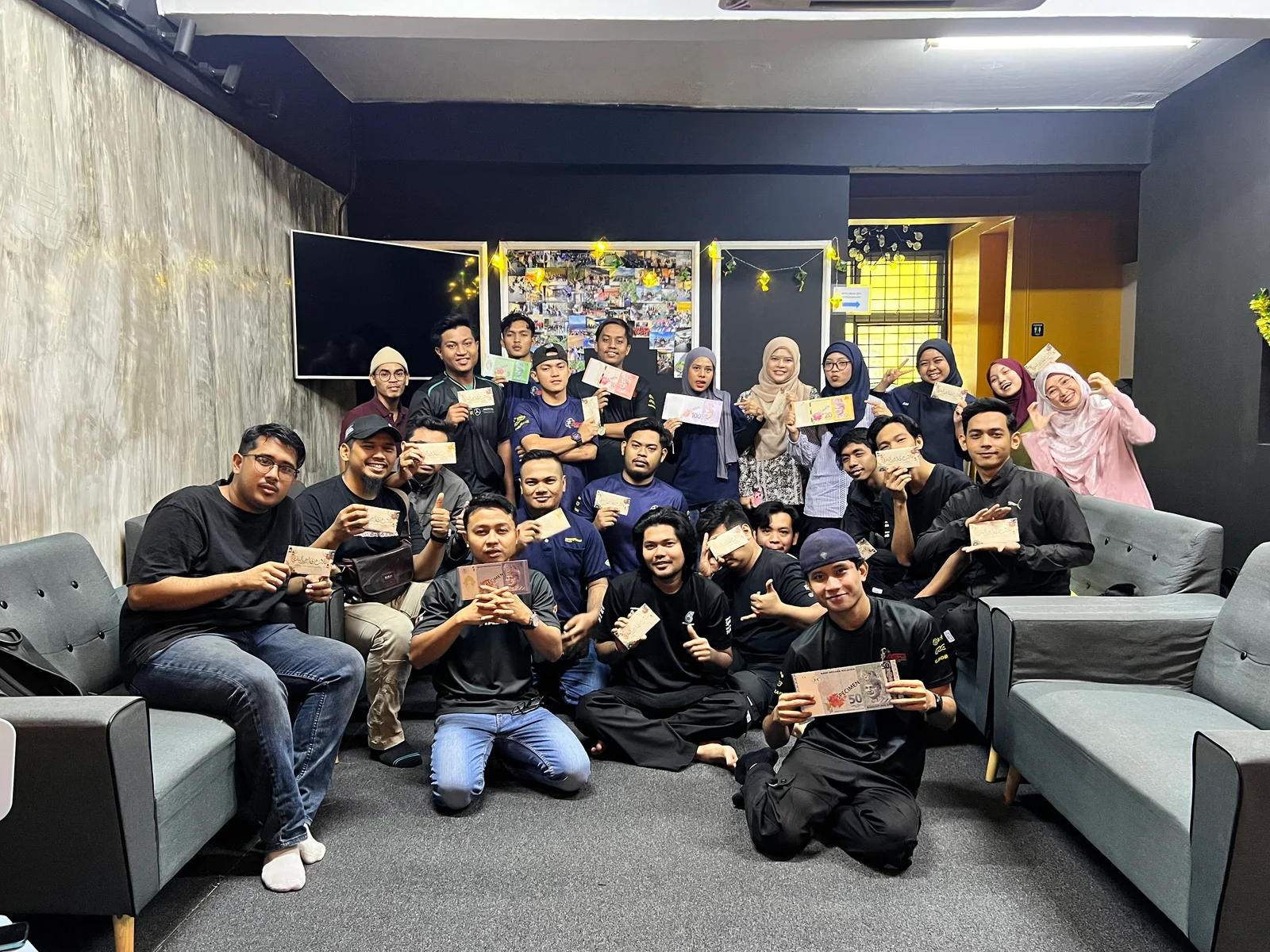 Ahmad Sportrim Garage team gathered together